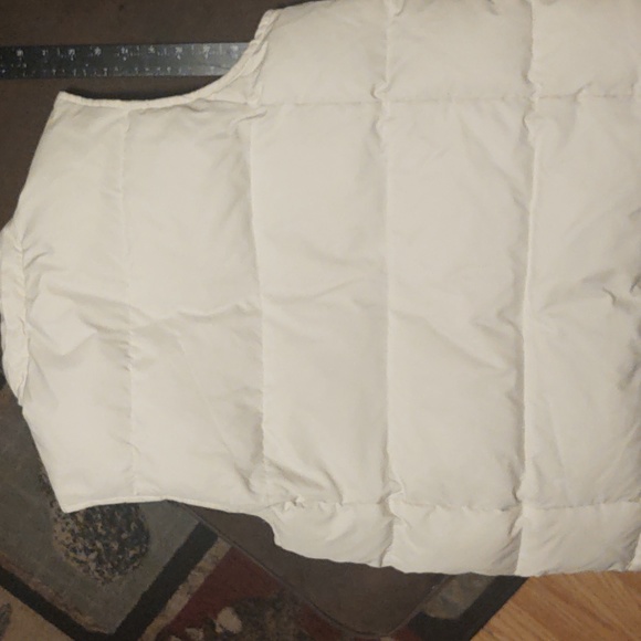 Gap Puffer Vest. - Picture 5 of 5